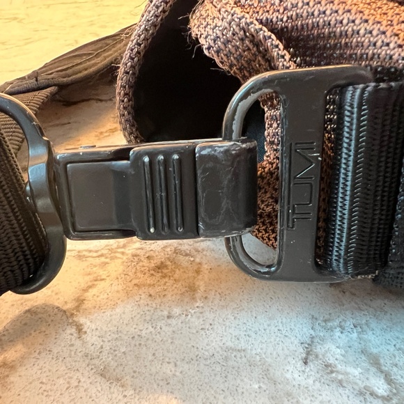 Tumi messenger bag - Picture 10 of 10